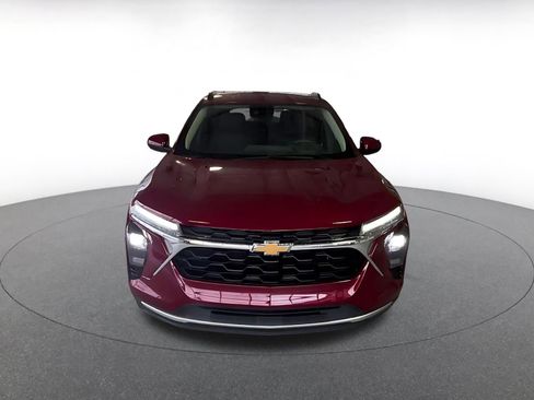 Used 2025 Chevrolet Trax LT image 6