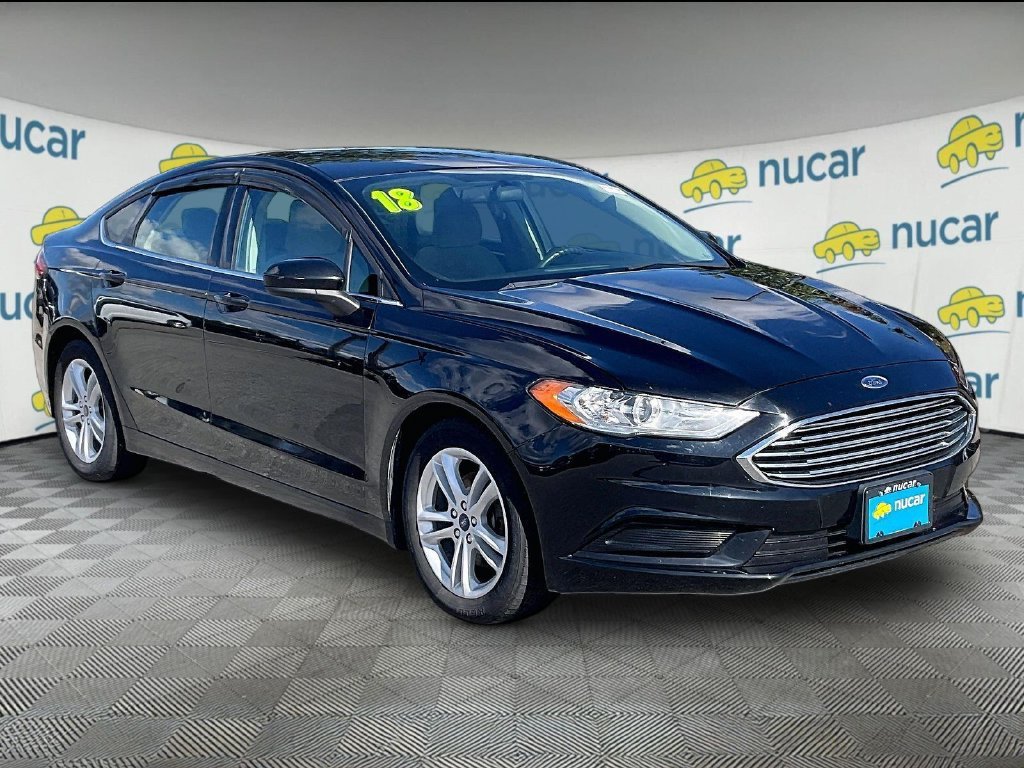 Used 2018 Ford Fusion SE w/ Fusion SE Technology Package FWD image 1