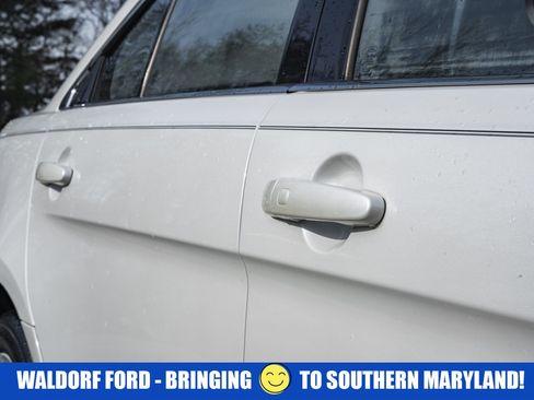 Used 2013 Ford Taurus SEL image 15