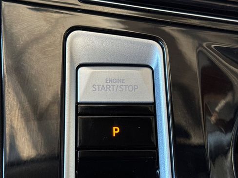 New 2025 Volkswagen Atlas Peak Edition SE image 20