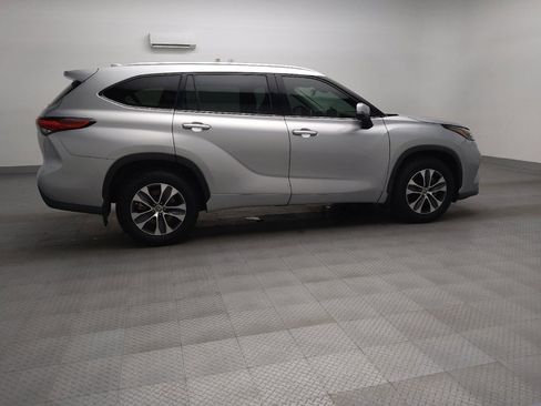 Used 2022 Toyota Highlander XLE FWD image 10