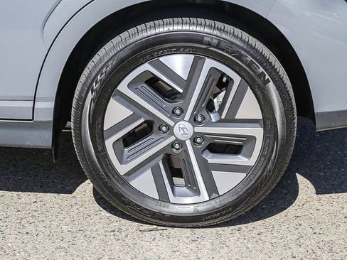 Certified 2023 Hyundai Kona Limited FWD image 12