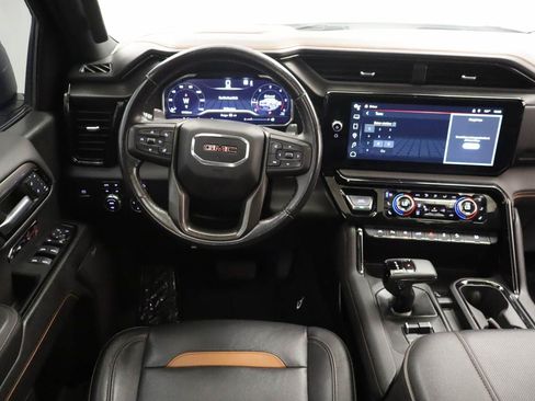 Used 2023 GMC Sierra 1500 AT4 w/ AT4 Premium Package AWD/4WD image 14