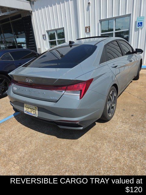 Used 2023 Hyundai Elantra Limited FWD image 3
