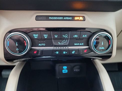 Used 2022 Ford Escape SEL image 28