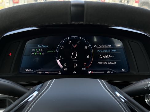 Used 2025 Chevrolet Corvette Stingray Premium Cpe w/ Z51 Performance Package RWD image 19
