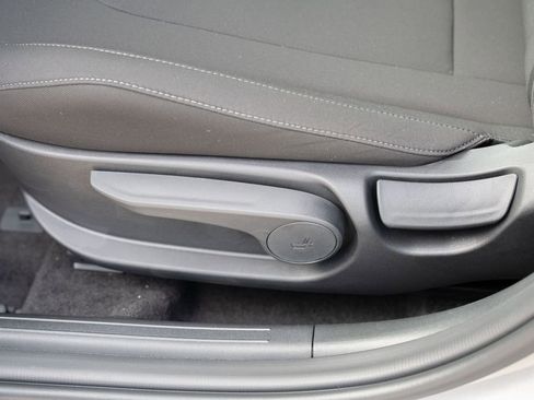 New 2025 Hyundai Elantra Sport image 17