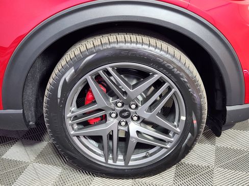 New 2026 Ford Explorer ST w/ Sun And Sound Package image 9