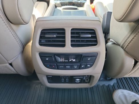 Used 2021 Honda Pilot Touring image 15