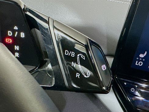 Used 2024 Volkswagen ID.4 2WD image 24