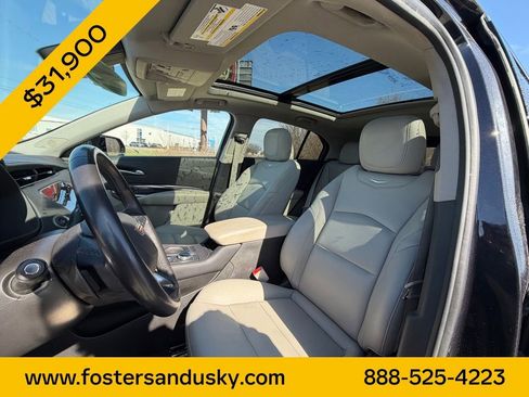 Used 2023 Cadillac XT4 Luxury w/ Cold Weather Package image 10