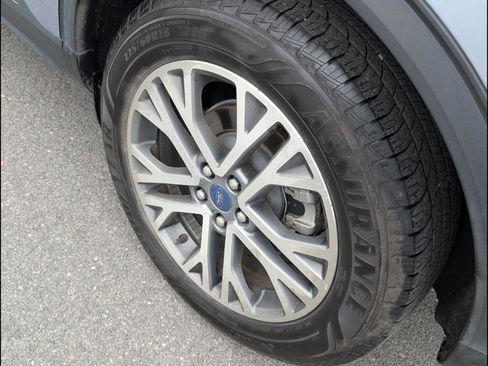 Used 2022 Ford Escape SEL w/ Technology Package image 21