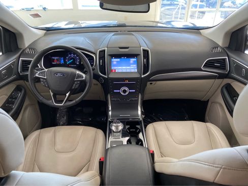 Used 2019 Ford Edge Titanium image 18