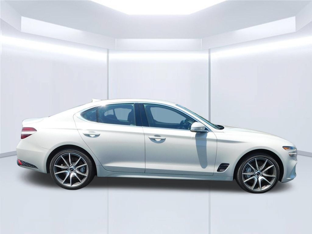 Used 2025 Genesis G70 2.5T AWD/4WD image 2
