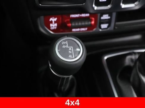 Used 2025 Jeep Wrangler Rubicon AWD/4WD image 27