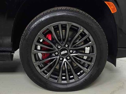 Used 2024 Cadillac Escalade ESV V w/ Heavy-Duty Trailer Package image 15