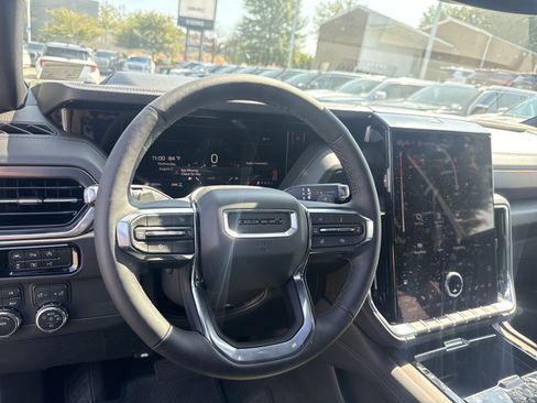 New 2026 GMC Yukon Denali w/ Sun & Power Step Package AWD/4WD image 14