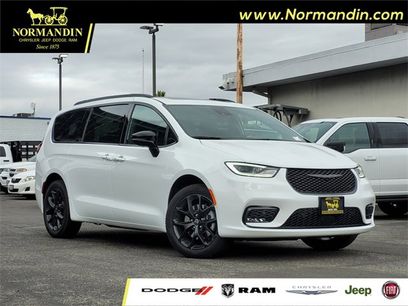 New 2026 Chrysler Pacifica Limited