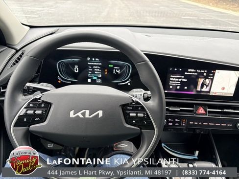 Certified 2024 Kia Niro EX image 13