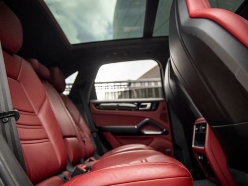 Certified 2023 Porsche Cayenne Turbo AWD/4WD image 42