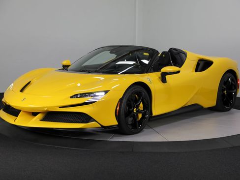 Used 2025 Ferrari SF90 Spider AWD/4WD image 5