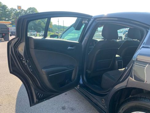 Used 2016 Dodge Charger SE image 22