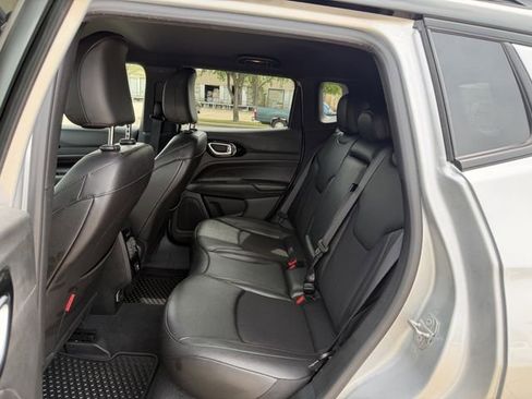 Used 2025 Jeep Compass Trailhawk image 26