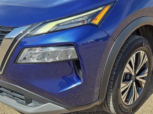 Used 2022 Nissan Rogue SV w/ SV Premium Package image 9