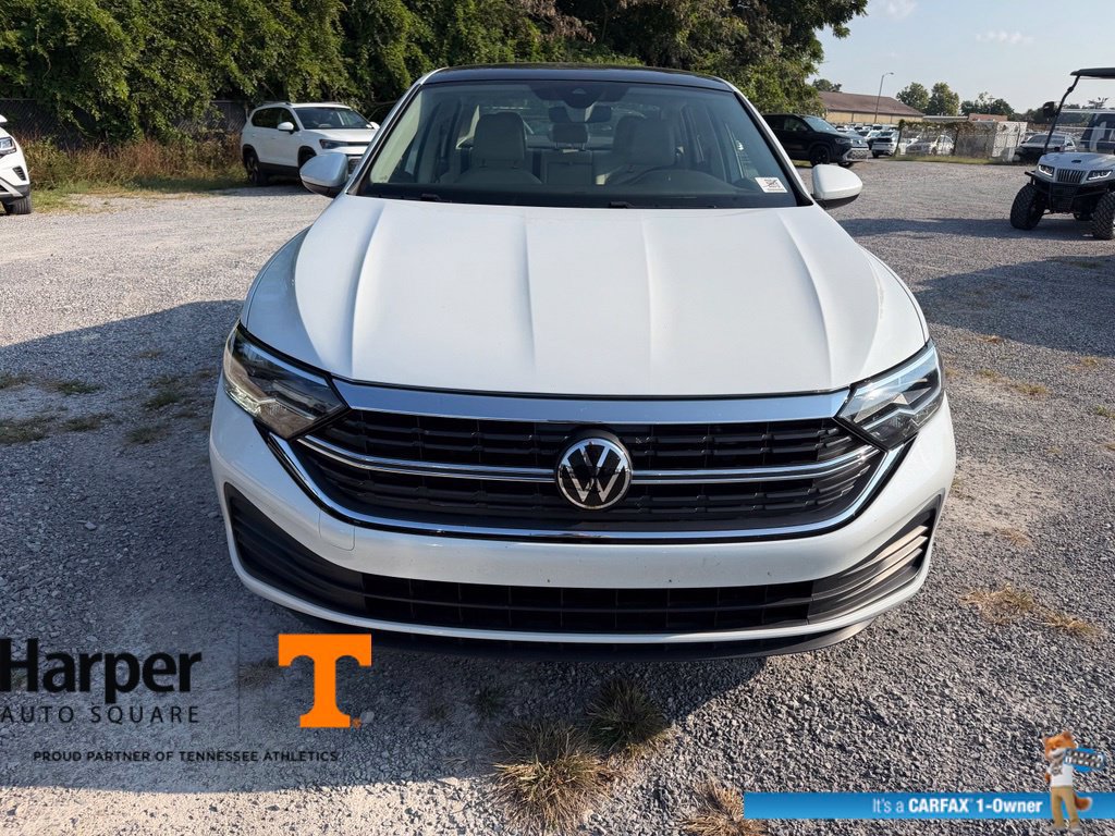 Used 2024 Volkswagen Jetta SE w/ Panoramic Sunroof Package FWD image 8