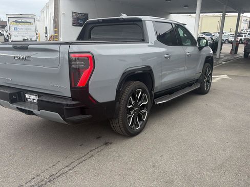 Used 2024 GMC Sierra EV Denali AWD/4WD image 6