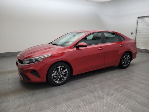 Used 2024 Kia Forte LXS FWD image 2