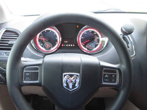 Used 2014 RAM C/V Tradesman FWD image 26