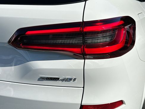 Used 2023 BMW X5 sDrive40i w/ M Sport Package image 33