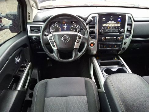 Used 2020 Nissan Titan SV w/ SV Convenience Package image 11