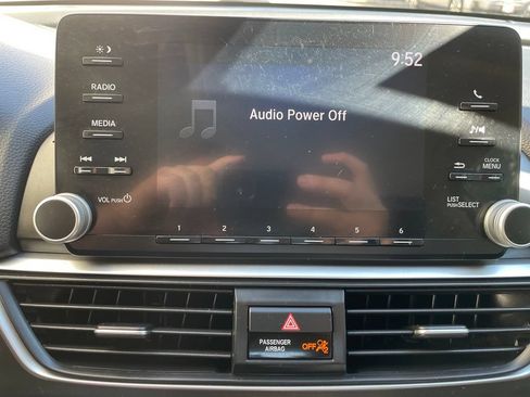 Certified 2019 Honda Accord LX image 16