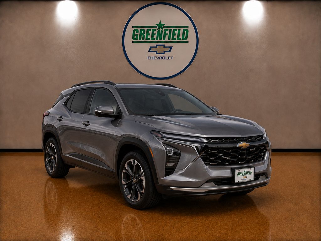 Used 2024 Chevrolet Trax LT w/ Driver Confidence Package FWD image 1