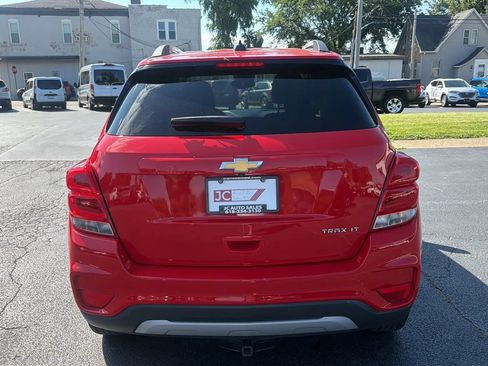 Used 2017 Chevrolet Trax LT w/ LT Convenience Package FWD image 6