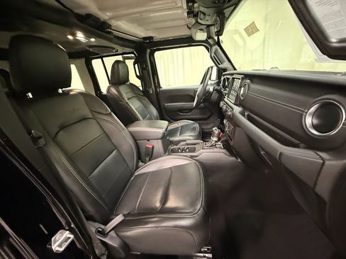 Used 2023 Jeep Wrangler Sahara w/ Cold Weather Group image 21