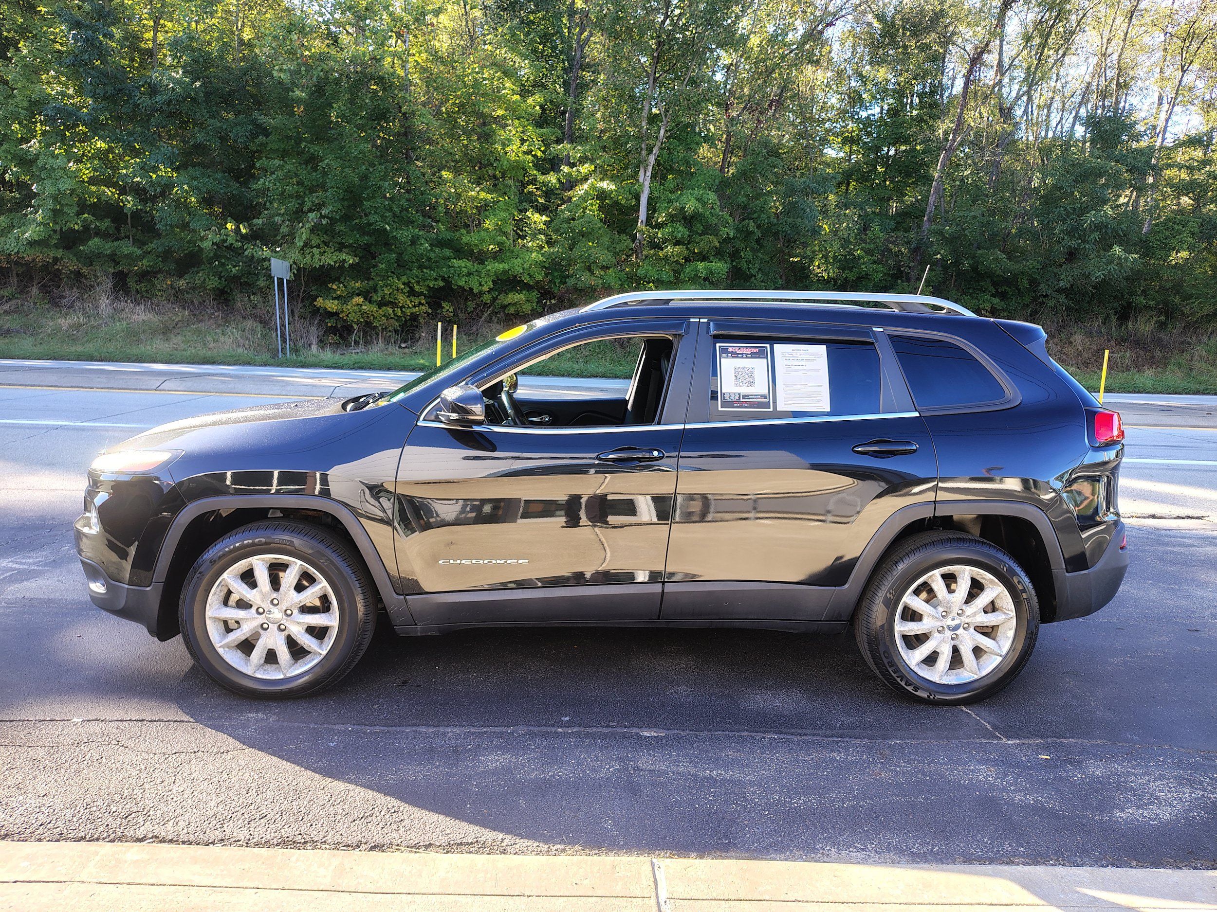 Certified 2016 Jeep Cherokee Limited AWD/4WD image 5