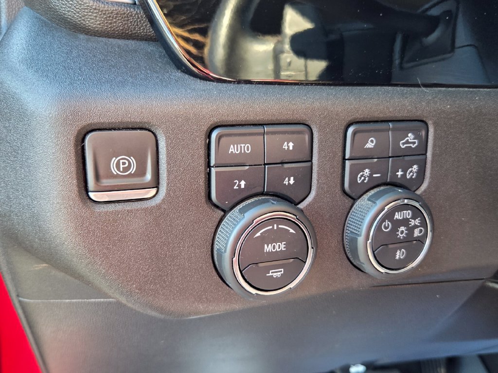 Used 2023 Chevrolet Silverado 1500 LTZ AWD/4WD image 33