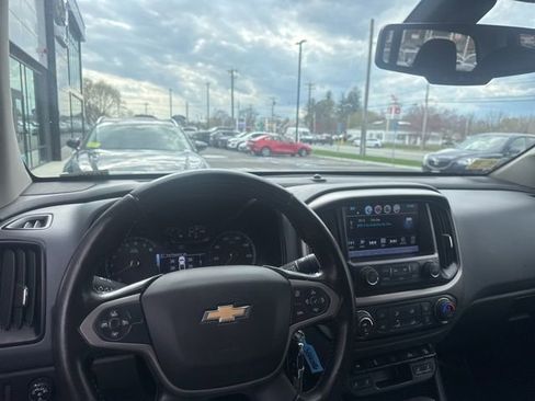 Used 2017 Chevrolet Colorado Z71 AWD/4WD image 18