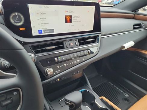 New 2025 Lexus ES 350 w/ Premium Package image 27
