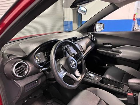 Used 2023 Nissan Kicks SR w/ SR Premium Package image 22