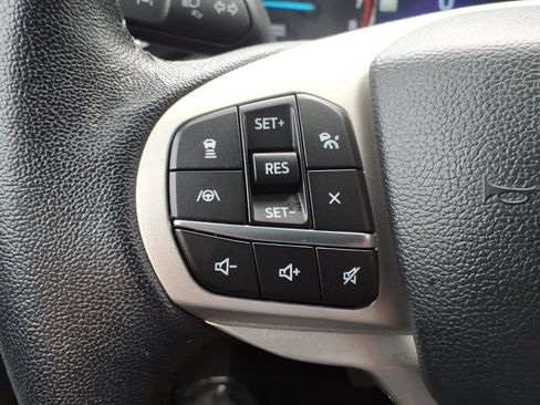 Certified 2023 Ford Explorer XLT w/ Equipment Group 202A AWD/4WD image 7