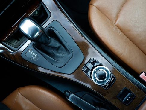 Used 2013 BMW 328i Convertible image 36