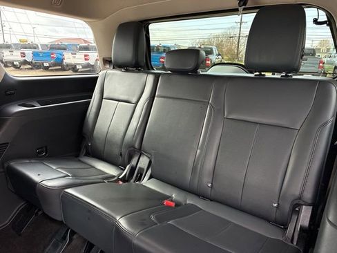 Used 2023 Ford Expedition XLT image 21