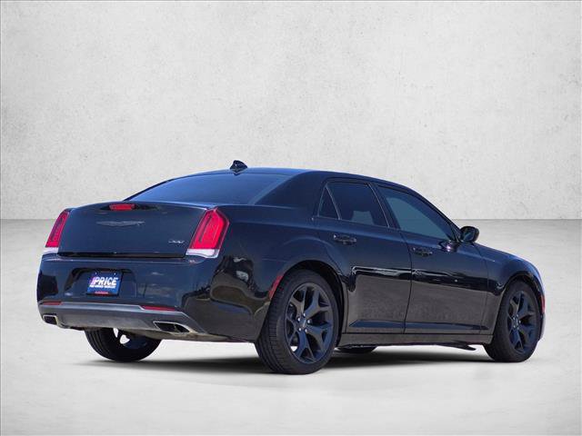 Used 2020 Chrysler 300 Touring w/ Sport Appearance Package RWD image 5
