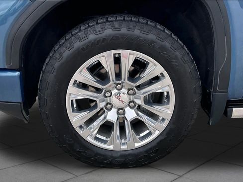 Used 2024 GMC Sierra 1500 Denali w/ Technology Package AWD/4WD image 11