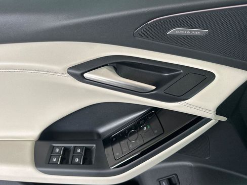 New 2025 Audi Q6 e-tron Premium Plus image 10