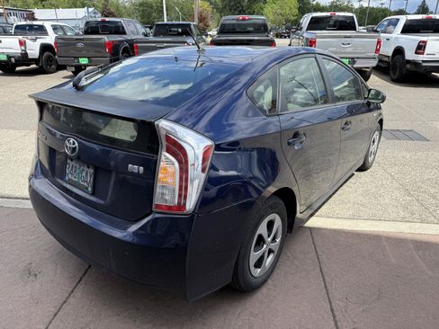 Used 2013 Toyota Prius Two FWD image 6